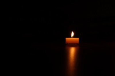 candles-488576_1280